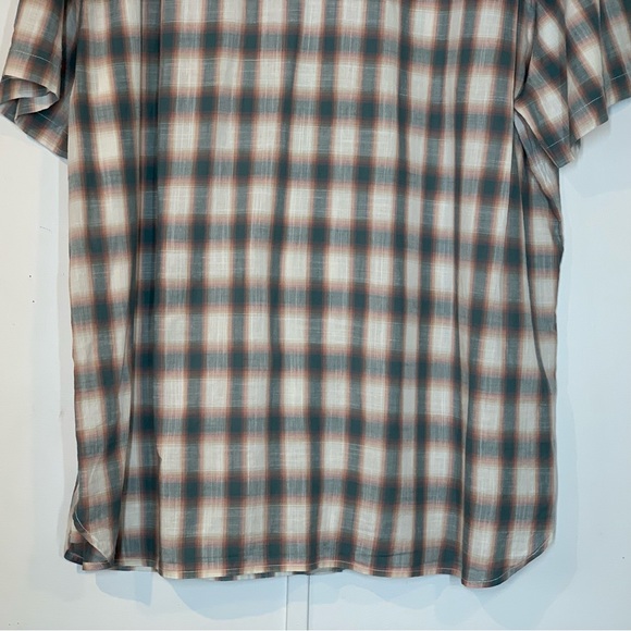 Vince Shadow Plaid Short Sleeve Shirt in Off White/Palisades Blue - Picture 11 of 14